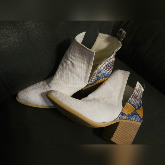 ARIDER GIRLWomen's Snake Print Ankle Boots Booties SZ6.5 - Picture 6 of 13